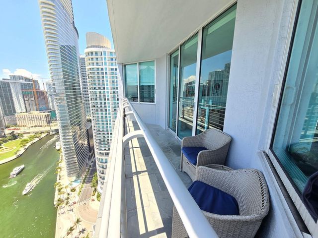 325 S Biscayne Blvd 3719, Miami, FL 33131