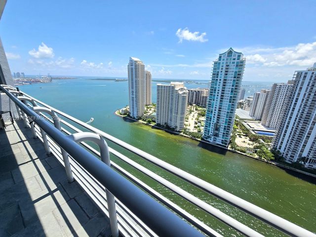 325 S Biscayne Blvd 3719, Miami, FL 33131