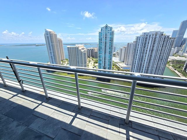 325 S Biscayne Blvd 3719, Miami, FL 33131