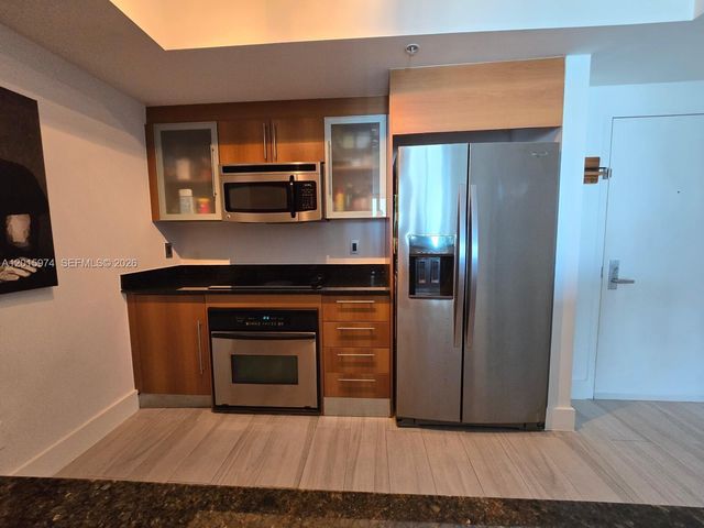 325 S Biscayne Blvd 3719, Miami, FL 33131