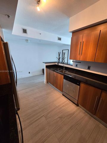 325 S Biscayne Blvd 3719, Miami, FL 33131
