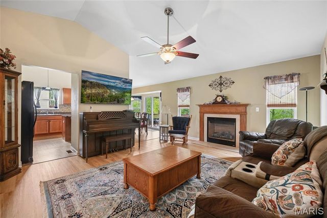 830 Hawks Circle Drive, Hillsboro, MO 63050
