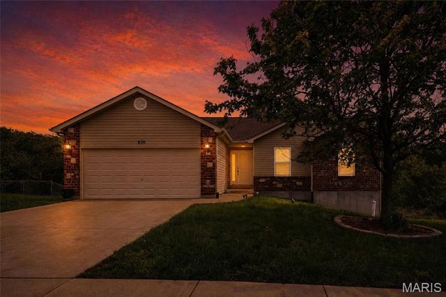 830 Hawks Circle Drive, Hillsboro, MO 63050