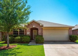 712 Becard Drive, Aubrey, TX 76227