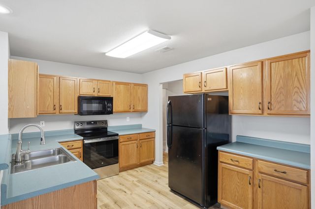 2601 THORNBERRY DR, Columbia, MO 65202