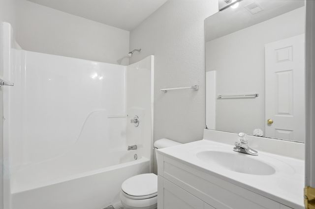 2601 THORNBERRY DR, Columbia, MO 65202