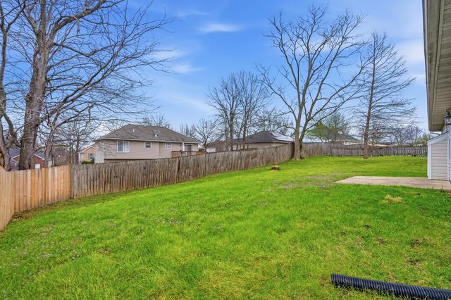 2601 THORNBERRY DR, Columbia, MO 65202