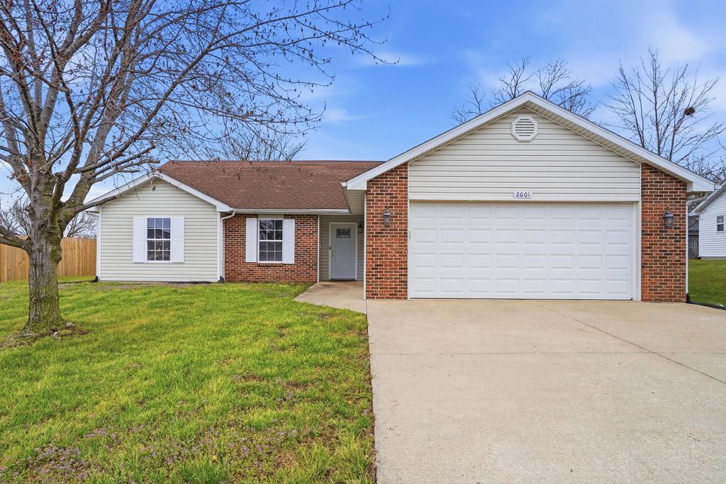 2601 THORNBERRY DR, Columbia, MO 65202