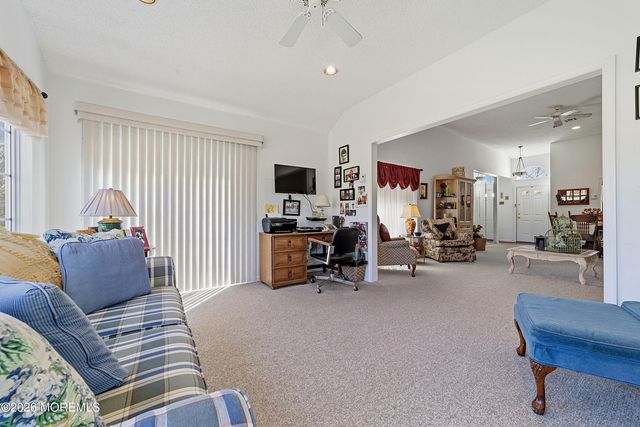 1213 Lindera Plz 213B, Monroe, NJ 08831