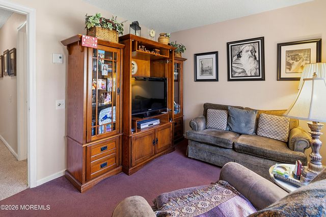 1213 Lindera Plz 213B, Monroe, NJ 08831