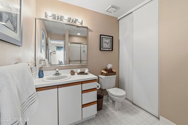 1213 Lindera Plz 213B, Monroe, NJ 08831