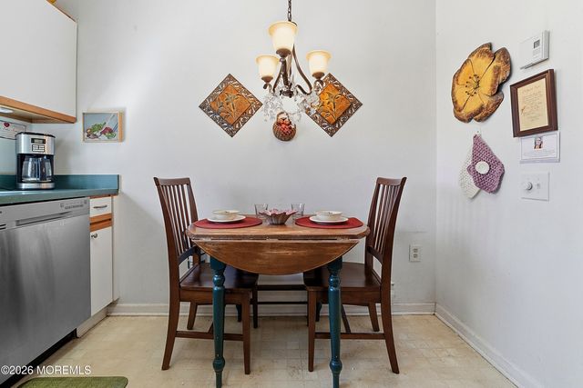 1213 Lindera Plz 213B, Monroe, NJ 08831