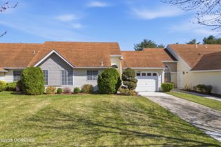 1213 Lindera Plz 213B, Monroe, NJ 08831