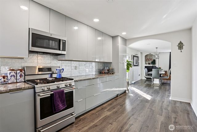 27120 117th Place SE, Kent, WA 98030