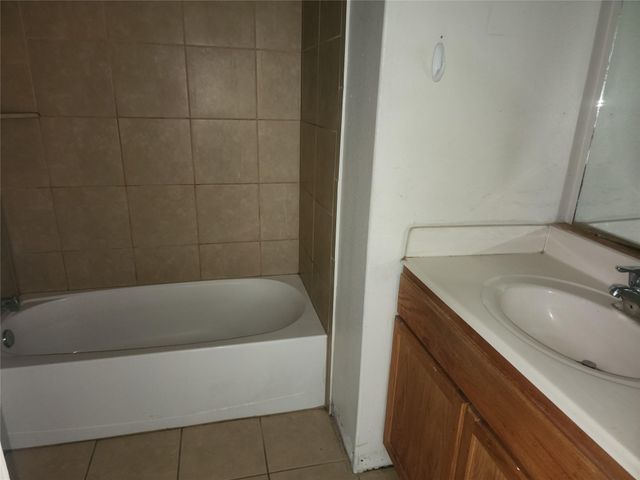 338 Apache Field Lane, La Marque, TX 77568