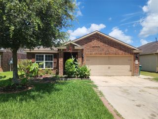 338 Apache Field Lane, La Marque, TX 77568