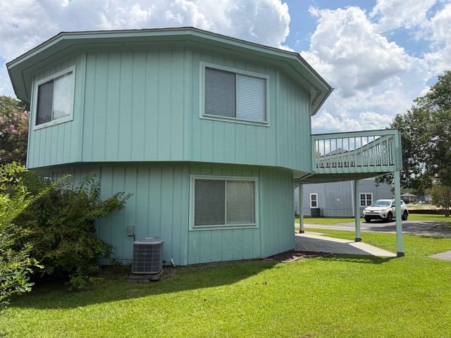 513 Tree Top Ln., Myrtle Beach, SC 29588