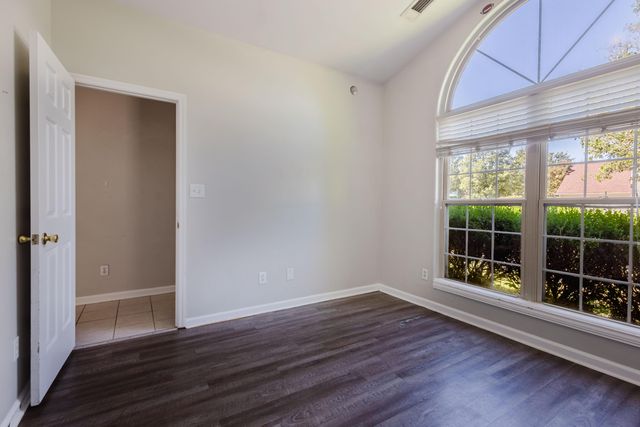 885 Henderson Drive, Lexington, KY 40515