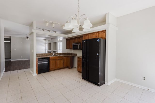 885 Henderson Drive, Lexington, KY 40515