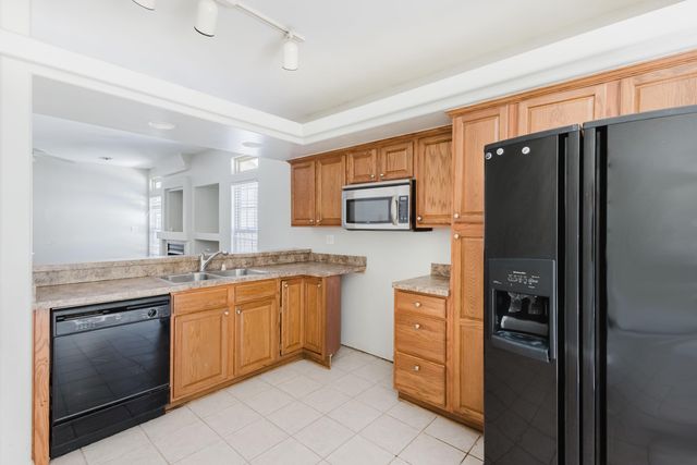 885 Henderson Drive, Lexington, KY 40515