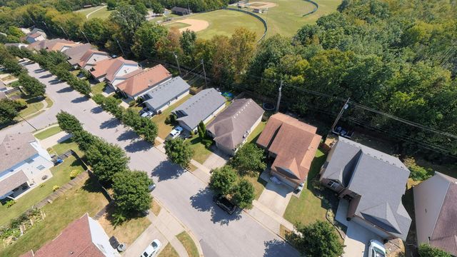 885 Henderson Drive, Lexington, KY 40515