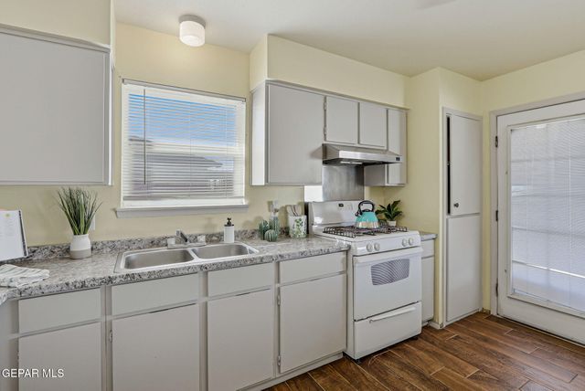 9205 GRENOBLE Drive, El Paso, TX 79907