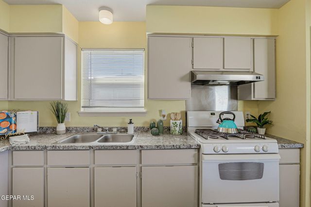 9205 GRENOBLE Drive, El Paso, TX 79907