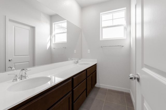 4741 Ariel St, Keyes, CA 95328