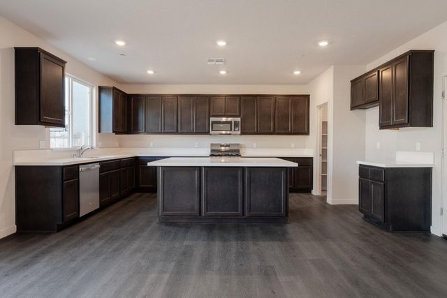 4741 Ariel St, Keyes, CA 95328