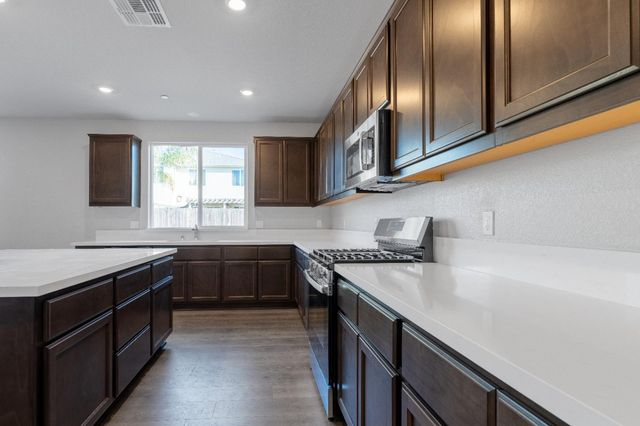 4741 Ariel St, Keyes, CA 95328