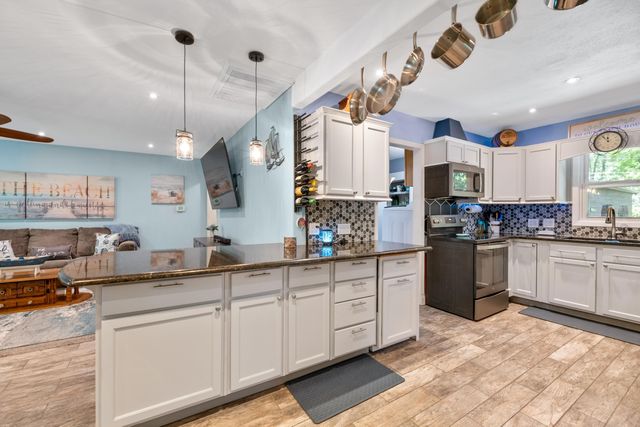 3111 N Porter Ave, Wichita, KS 67204