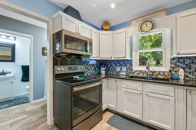 3111 N Porter Ave, Wichita, KS 67204