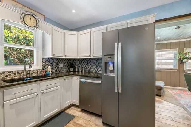 3111 N Porter Ave, Wichita, KS 67204