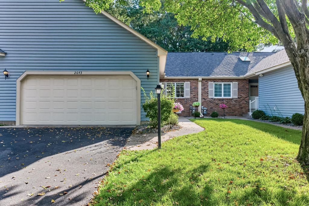 2643 Lake Court Circle, New Brighton, MN 55112 — exterior