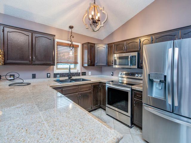 129 Hemlock Place, Vadnais Heights, MN 55127