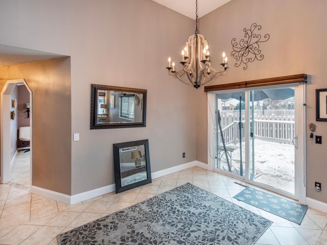 129 Hemlock Place, Vadnais Heights, MN 55127