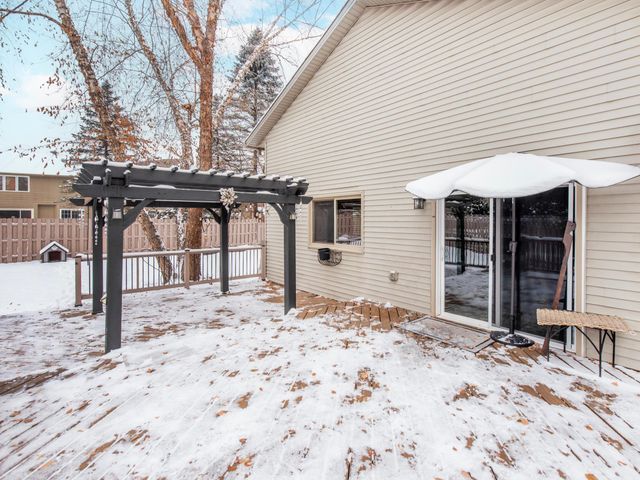 129 Hemlock Place, Vadnais Heights, MN 55127