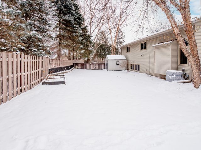129 Hemlock Place, Vadnais Heights, MN 55127