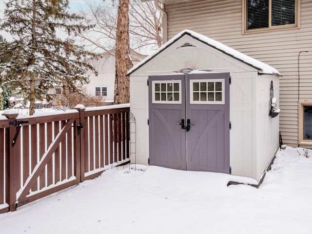 129 Hemlock Place, Vadnais Heights, MN 55127