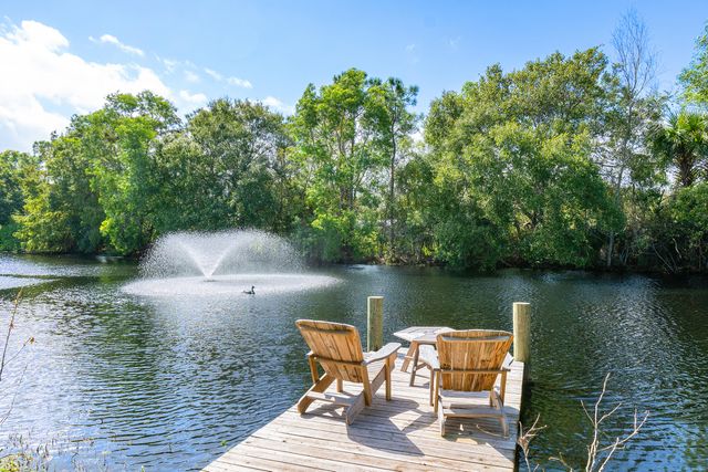 5920 SE Ault Avenue, Stuart, FL 34997