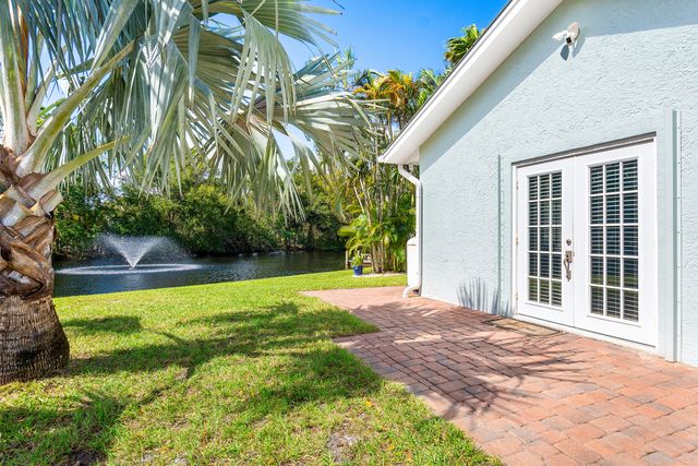 5920 SE Ault Avenue, Stuart, FL 34997