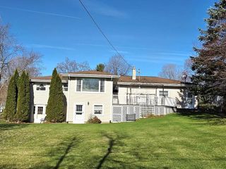 44 Leroy Street, Hillsdale, MI 49242