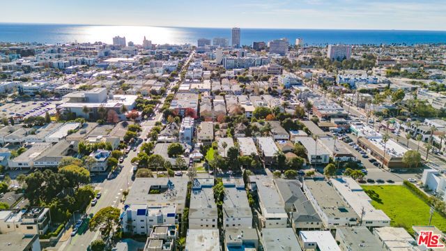 1243 12th Street, Santa Monica, CA 90401