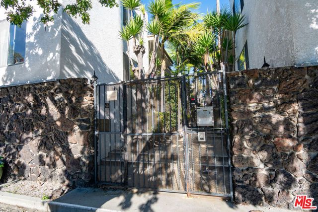 1243 12th Street, Santa Monica, CA 90401