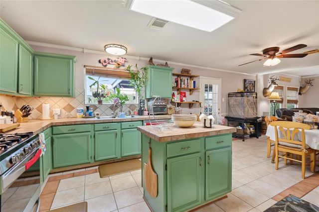 4418 Plover Drive, Seabrook, TX 77586