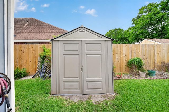 4418 Plover Drive, Seabrook, TX 77586