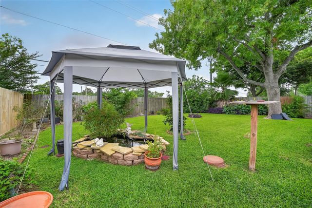 4418 Plover Drive, Seabrook, TX 77586