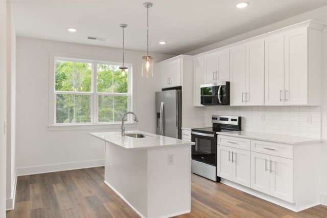 3346 Conviser Dr, Nashville, TN 37207