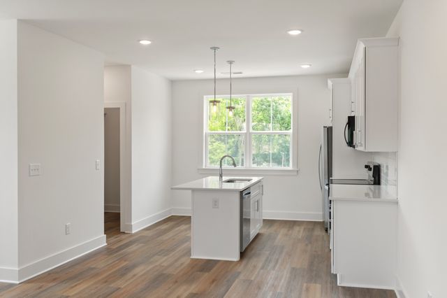 3346 Conviser Dr, Nashville, TN 37207