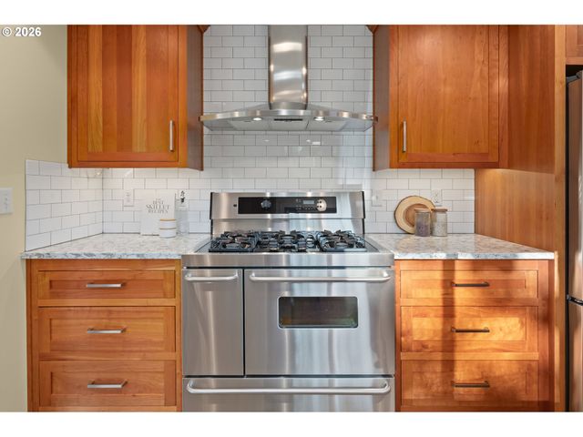 3450 DONALD St, Eugene, OR 97405